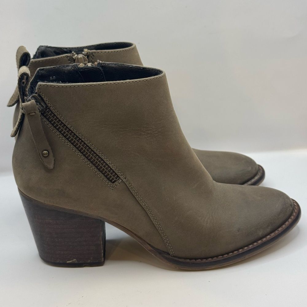 Blondo Nivada Women's Taupe Waterproof Ankle Boots Size 5.5
